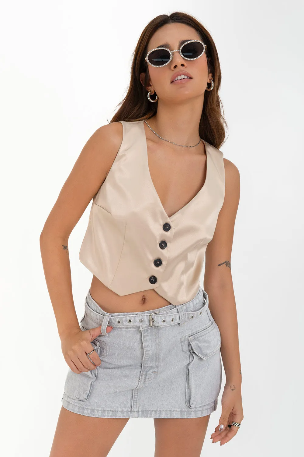 Chaleco corto satinado botones lazo espalda