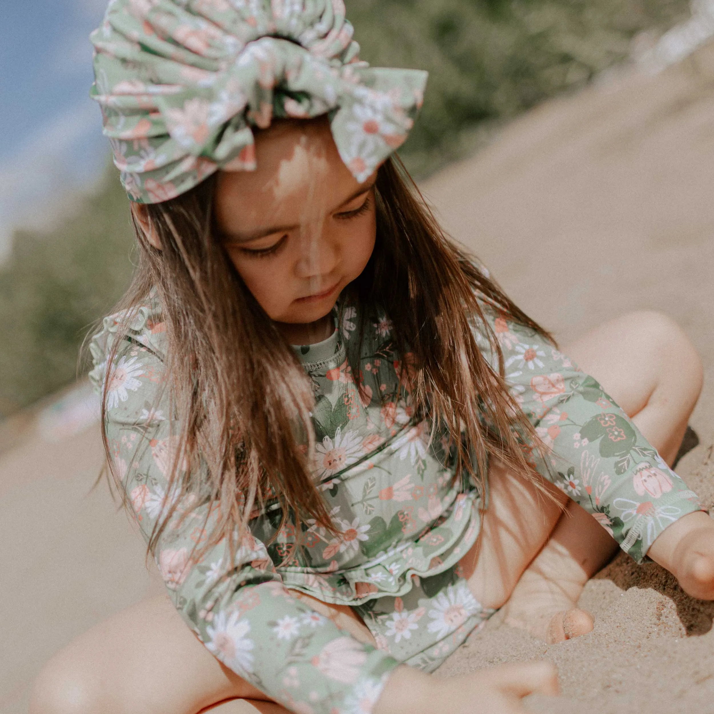 Culotte de bain verte à motifs avec jupette, bébé  || Green patterned bathing panties with skirt, baby