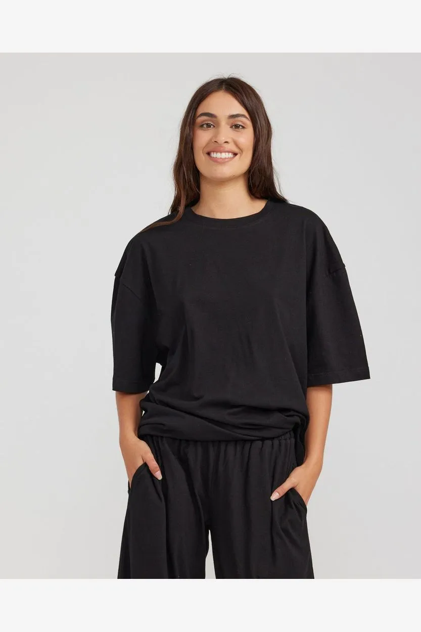 EVERYDAY TEE - BLACK