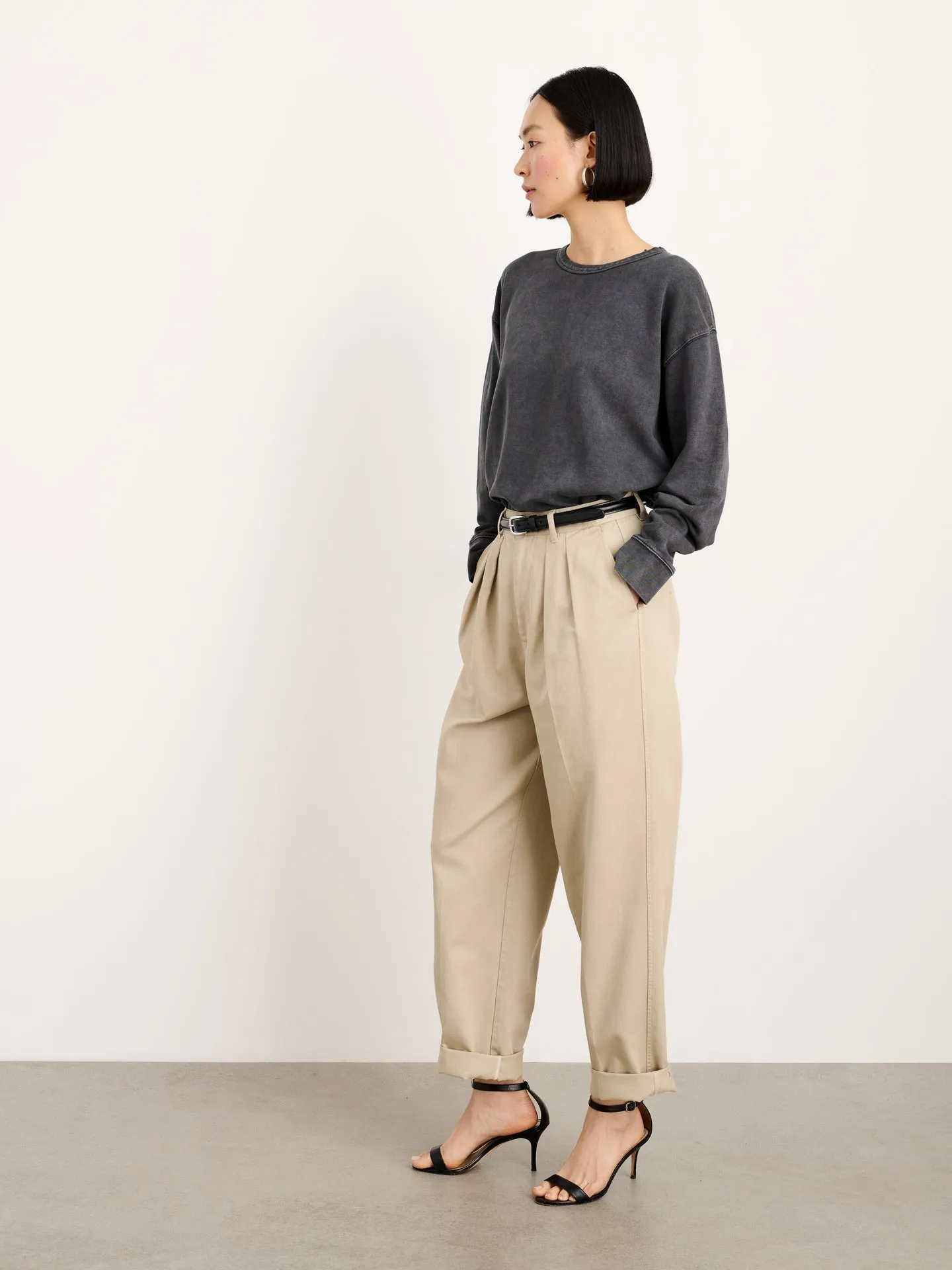 Frankie Sweatshirt in Vintage Wash - Washed Black