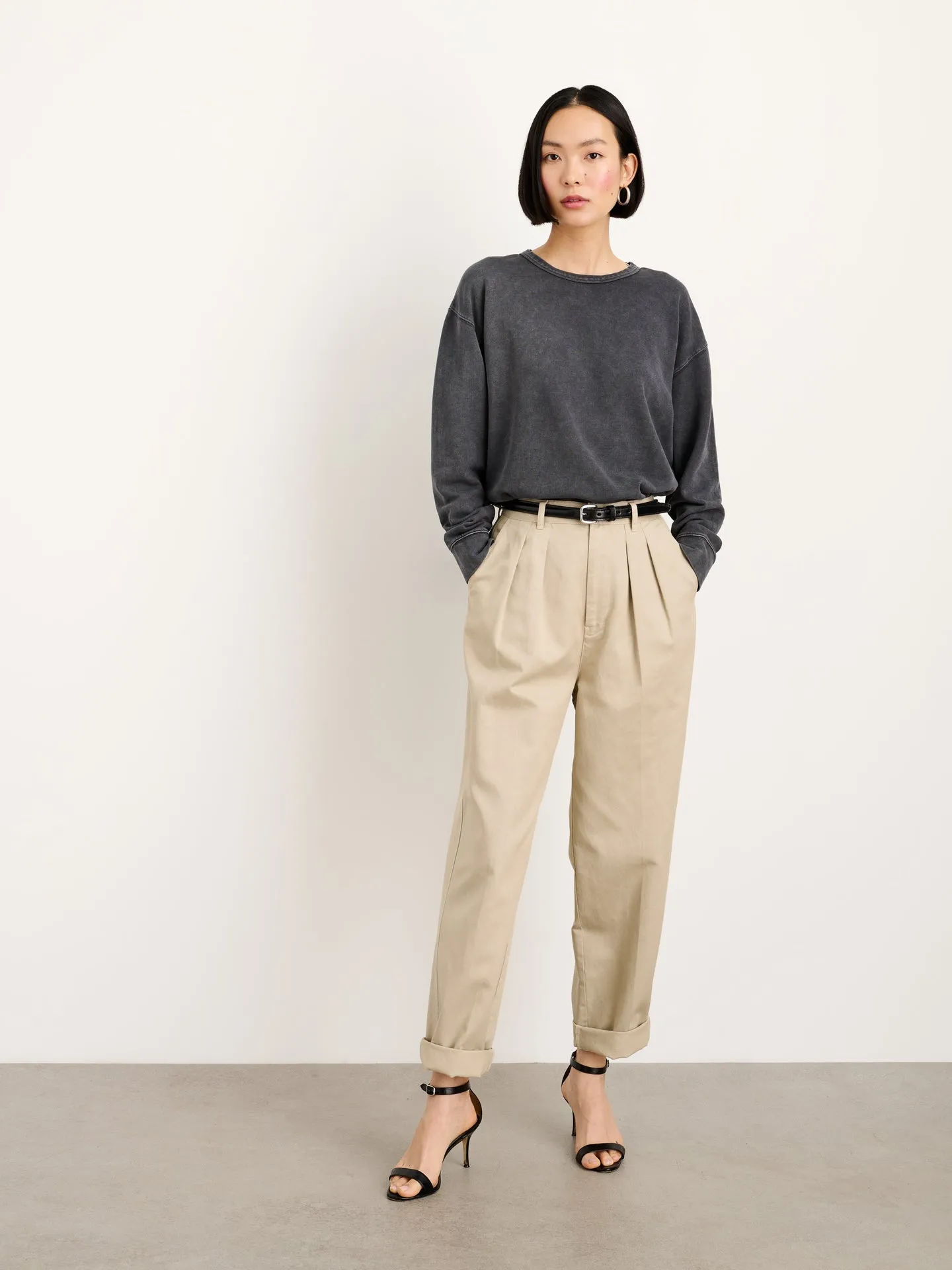 Frankie Sweatshirt in Vintage Wash - Washed Black