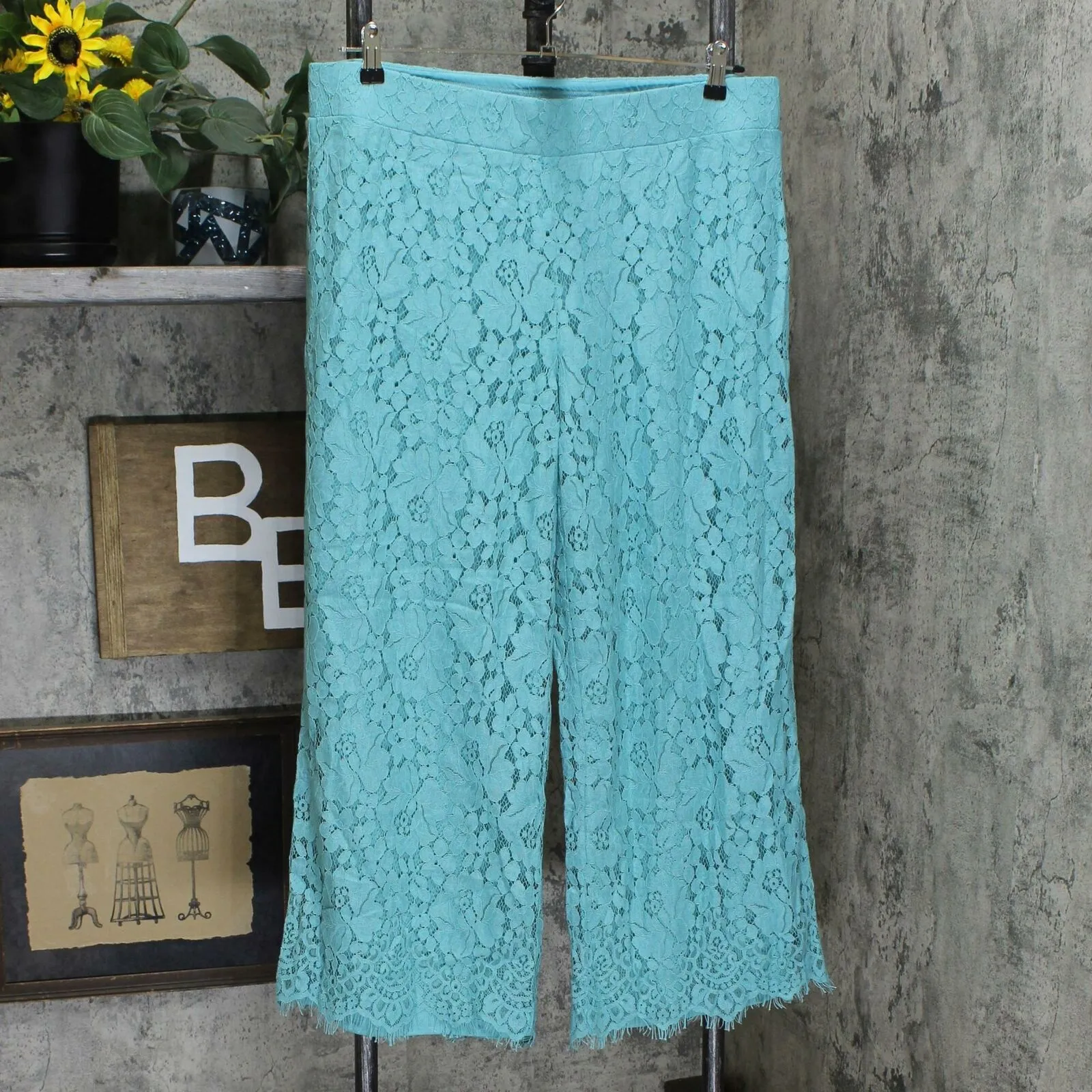 Isaac Mizrahi Live! Women's Tall Floral Lace Knit Culotte Crop Pants