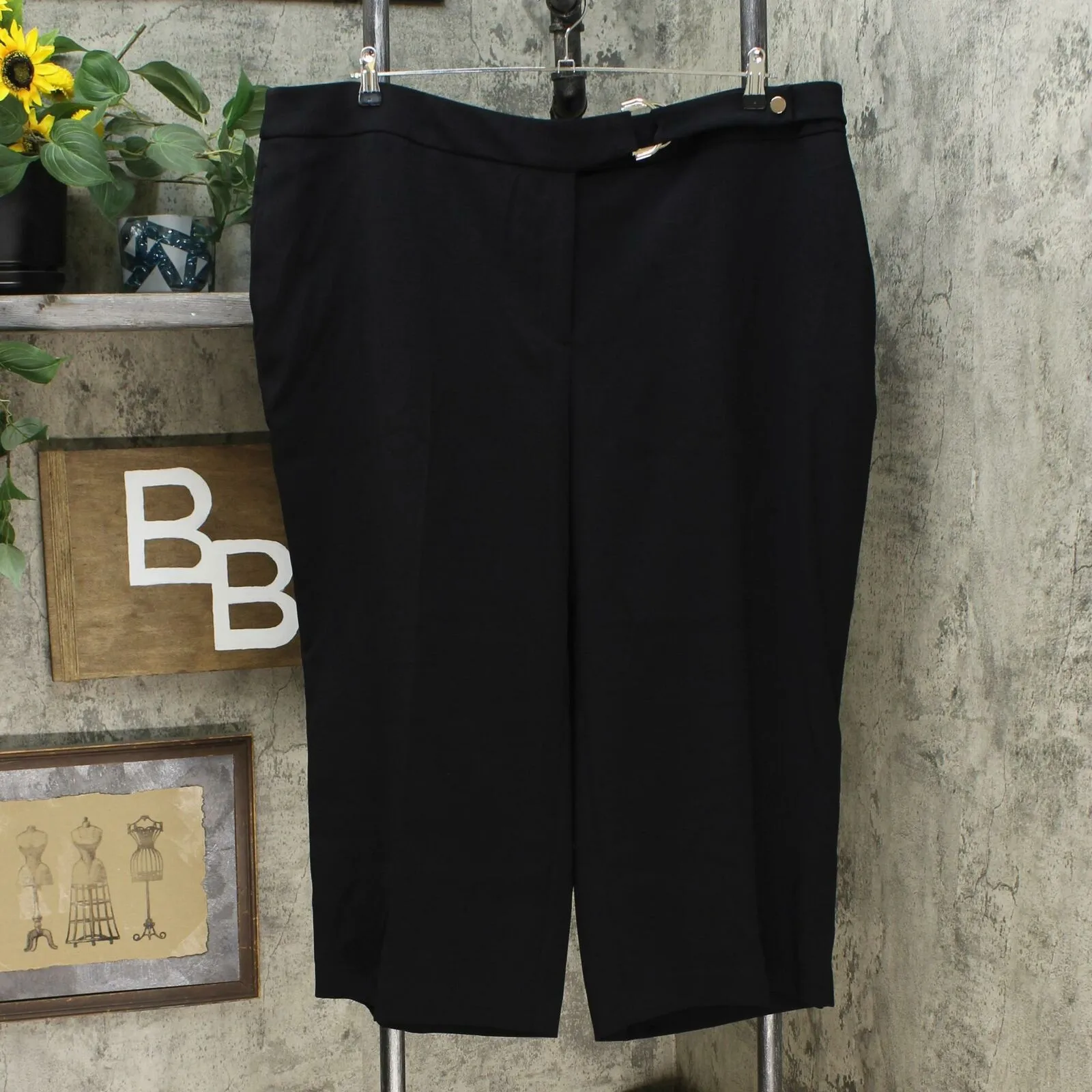 NWT Alfani Plus Size Belted Hardware-Detail Culotte Pants. 100080911WN 22W