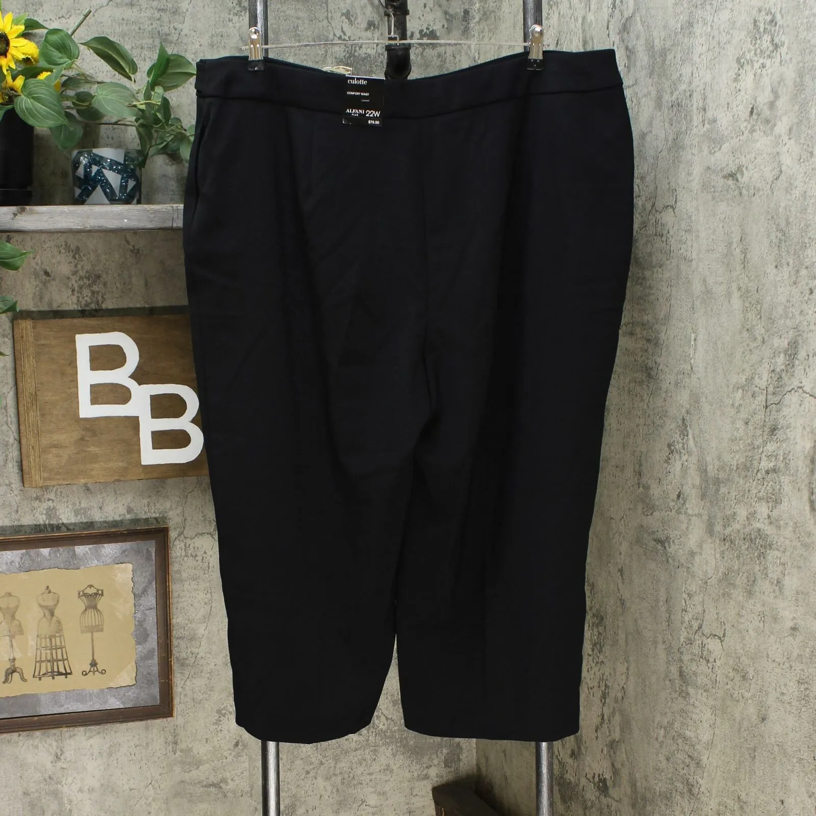 NWT Alfani Plus Size Belted Hardware-Detail Culotte Pants. 100080911WN 22W