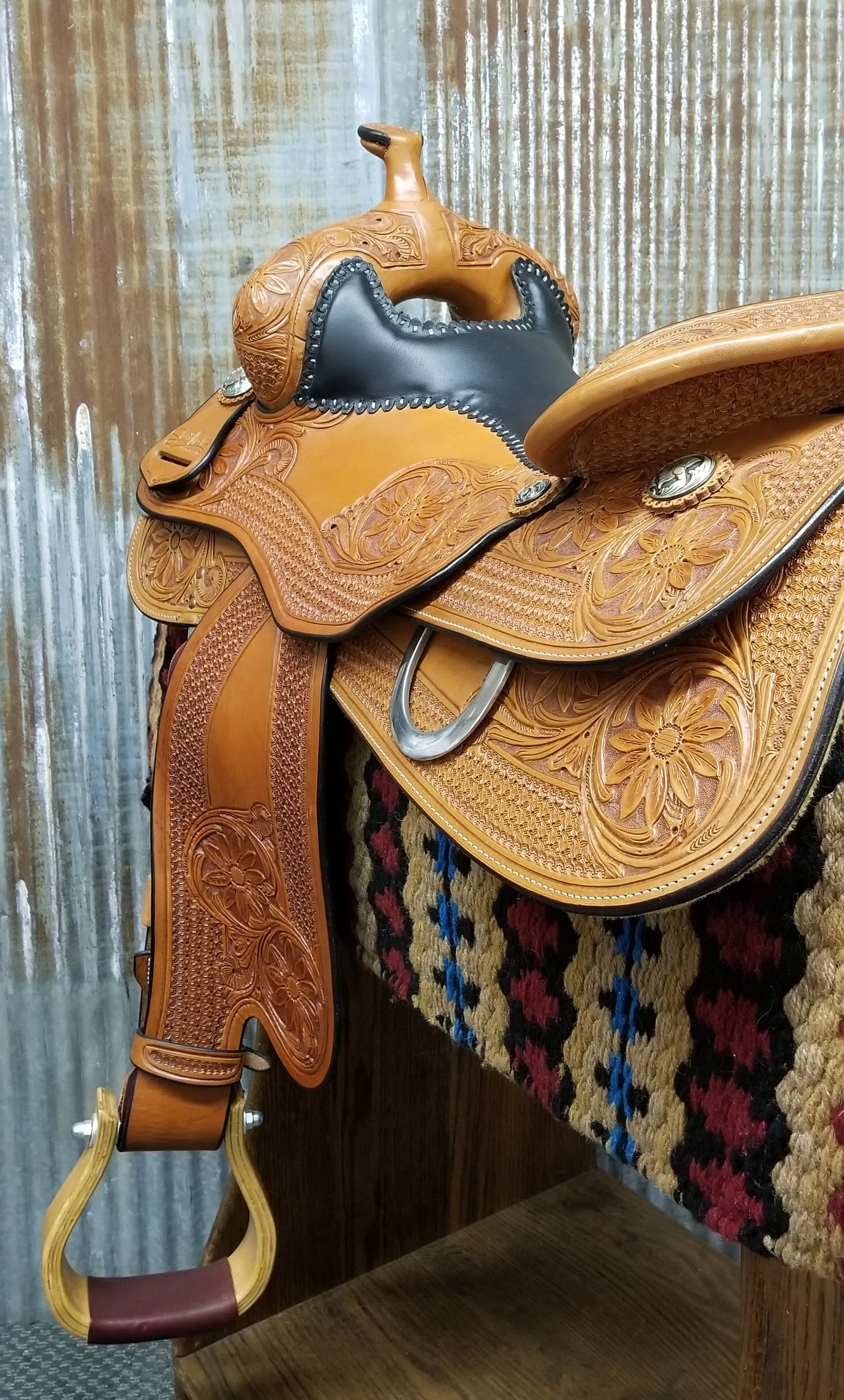 Scott Thomas Medium Oil Snowflake Reiner Saddle
