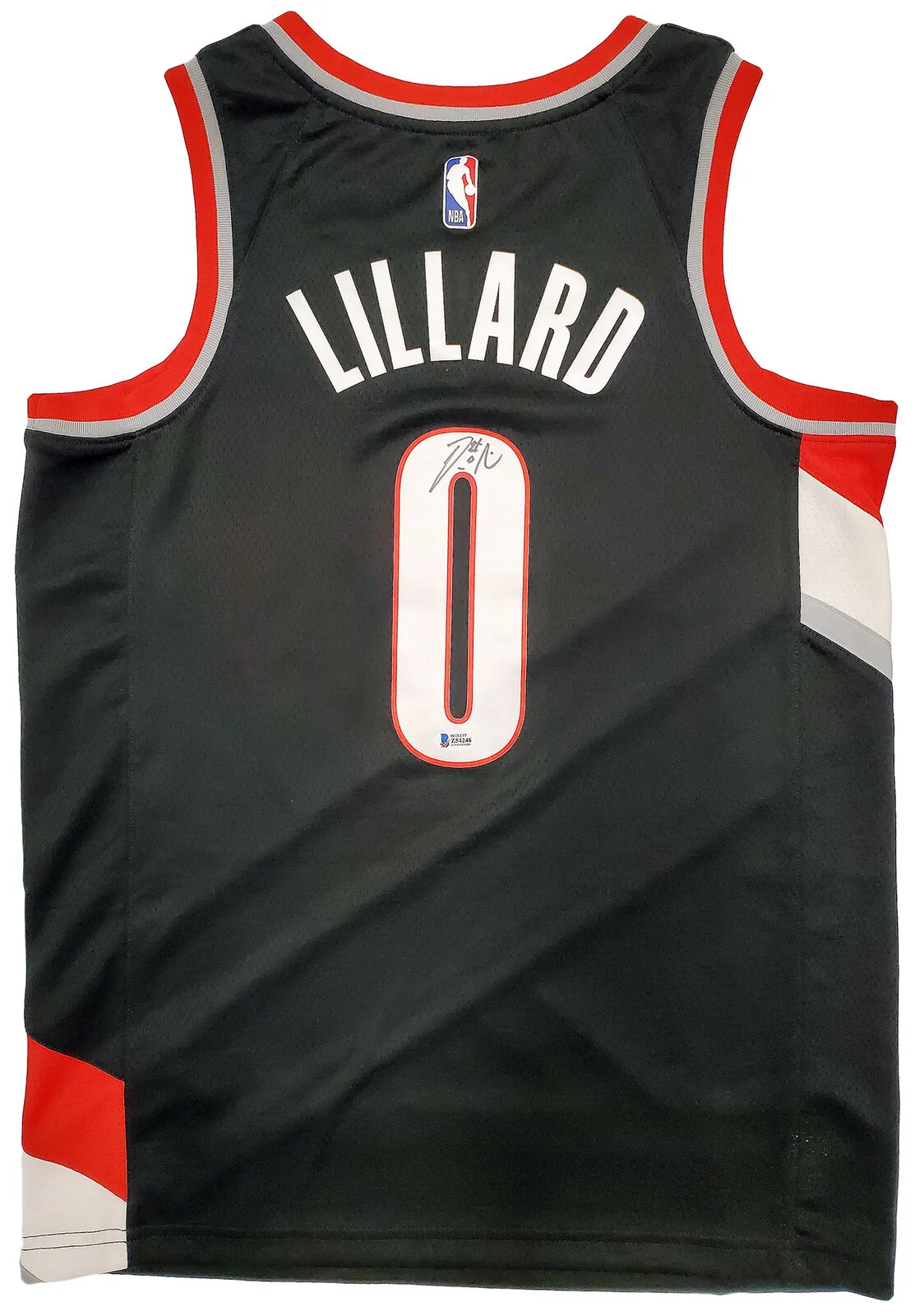 TRAIL BLAZERS DAMIAN LILLARD AUTOGRAPHED BLACK NIKE JERSEY SIZE M BECKETT 195899