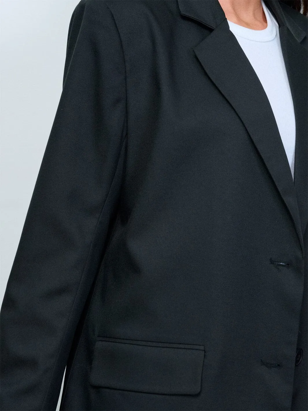 WOMEN'S LONG SLEEVE BUTTON CLOSURE BLAZER