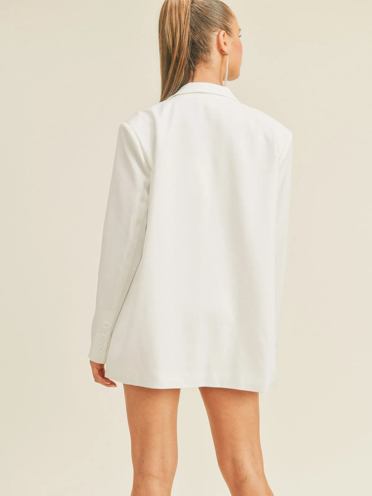WOMEN'S LONG SLEEVE BUTTON CLOSURE BLAZER